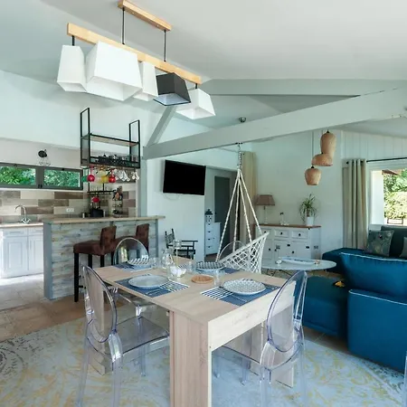 Holiday home Au Bonheur Cache *